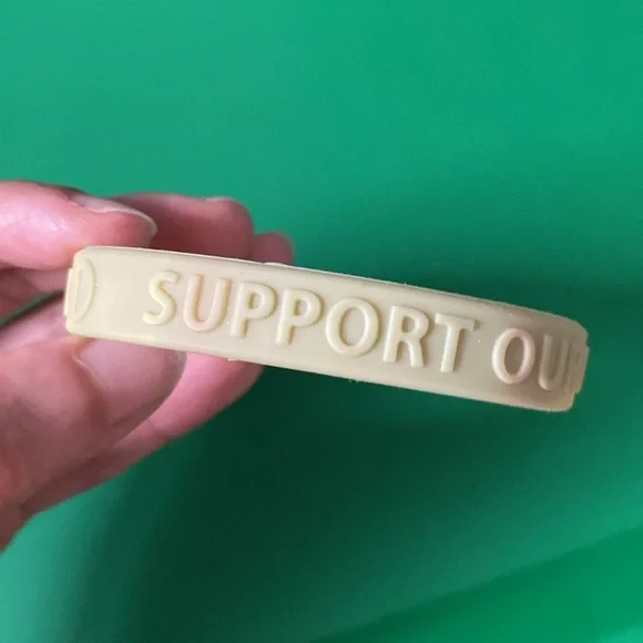 Army coyote tan “Support Our Veterans” silicone bracelet - Picture 2 of 10